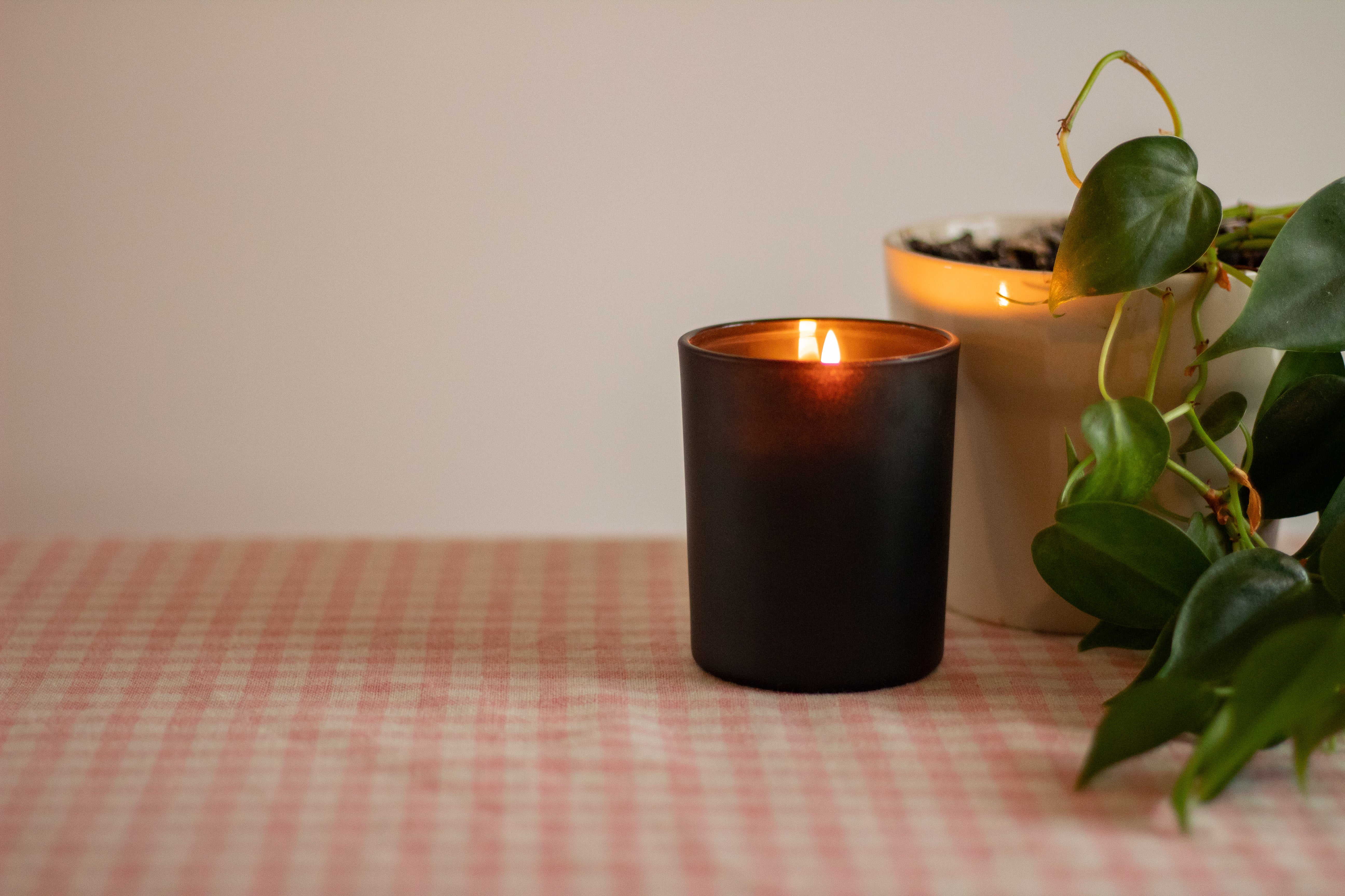 Black Ceramic Candle with Bamboo Lid Beeswax Nontoxic – TUMBLEWEED